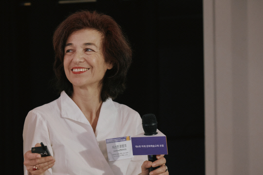 5월 28일 열린 '미래 문화예술교육 포럼'에서 쟈스민 프랑크 리틀 빌레트 매니저가 발표하고 있다. 한국문화예술교육진흥원 제공